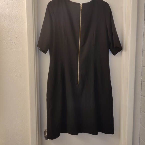 Tahari Women’s Size 14 Short Sleeve Simple Black Dress - Picture 7 of 13